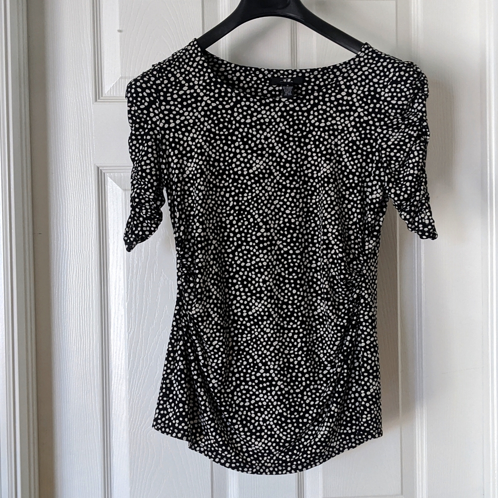 Express top ruched on both sides.